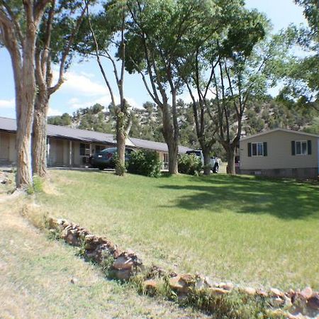 Crimson Hills Motel Parowan Dış mekan fotoğraf